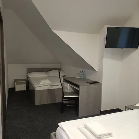 Dom Przyjec ewa فندق Piece (Silesia)