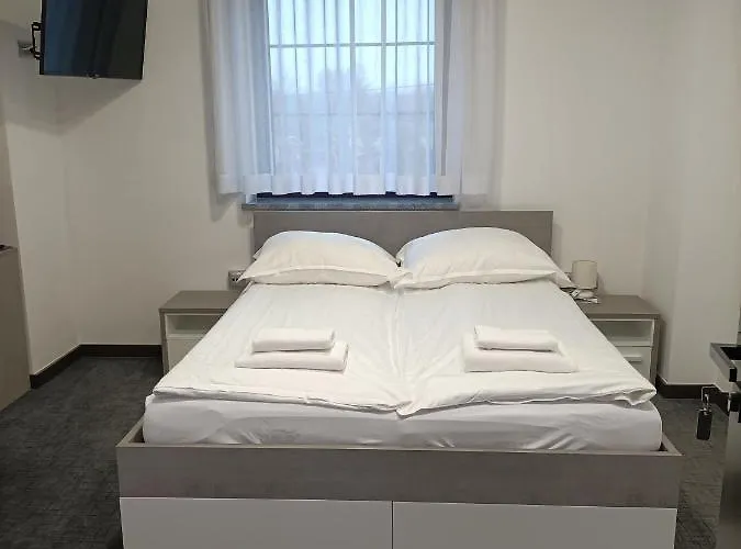 Dom Przyjec ewa * Piece (Silesia)